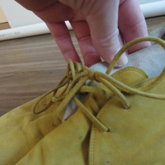 VINTAGE GUCCI Butter Yellow Suede Chukka Lace Up Flat Boots Booties - Size US 6 - Picture 9 of 15